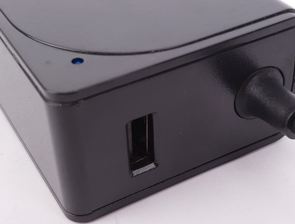ADAPTADOR DE CORRIENTE NGS AUTOMATIC 90W CON 9 ADAPTADORES Y SALIDA USB 2A